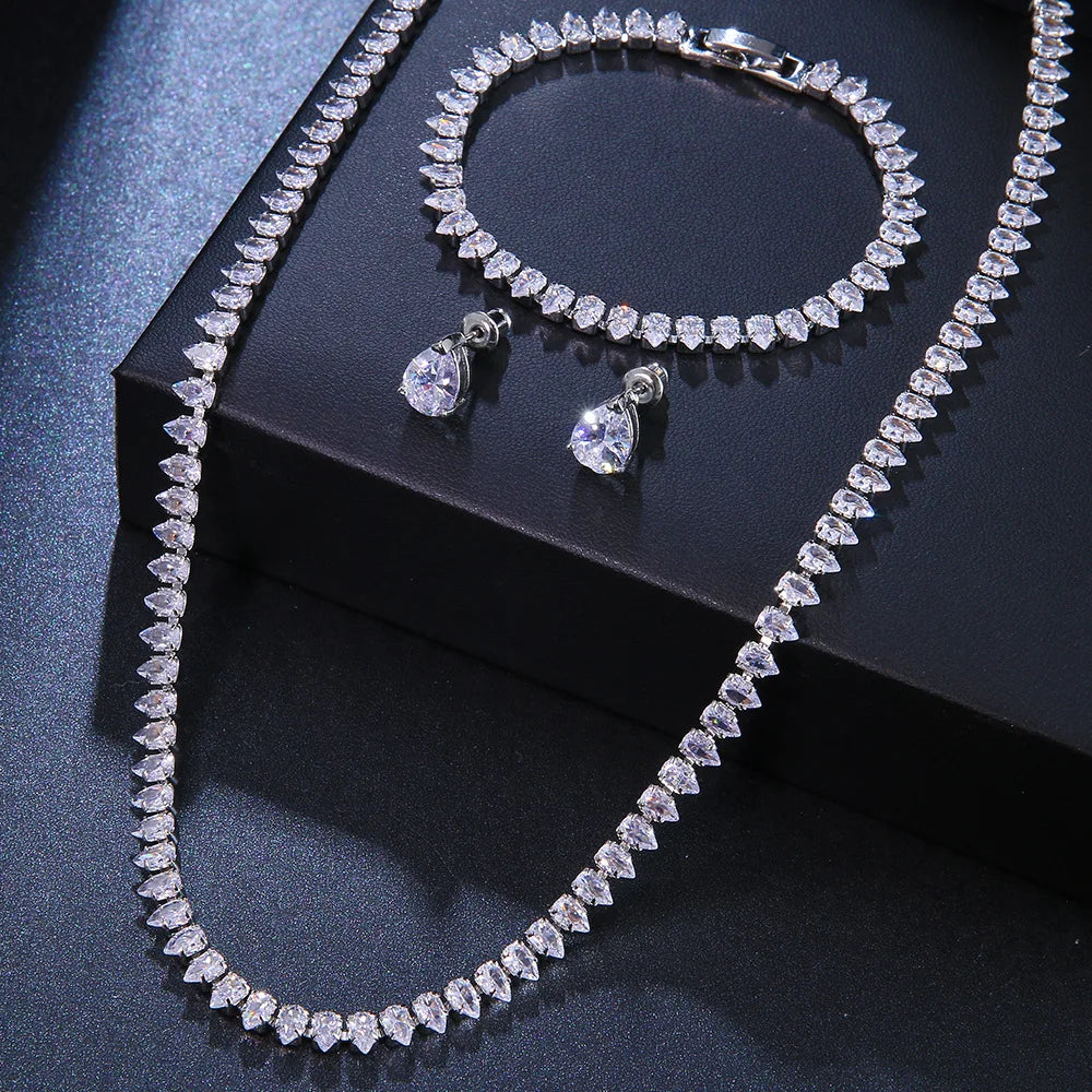 Parure Collier et Boucles d'Oreilles Goutte d'Eau Zircon Blanc – Maison Élyra
